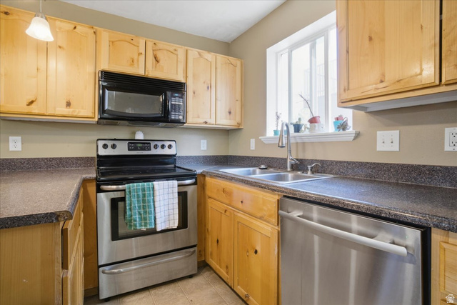 7065 Cherokee Street Eagle Mountain, UT 84005 - Photo 12 of 25