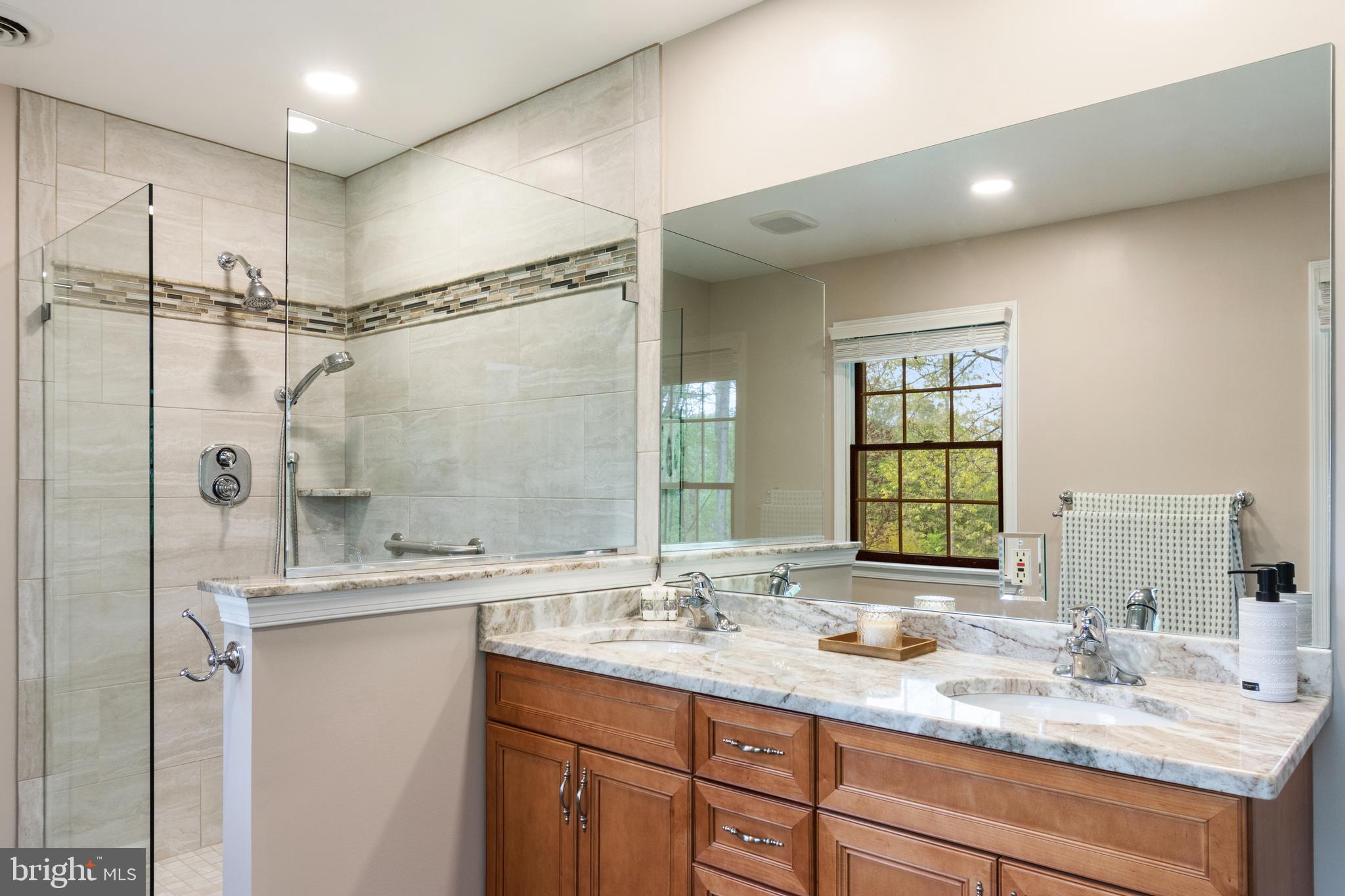 4036 Roop Road New Windsor, MD 21776 - Photo 30 of 54 Primary Bath