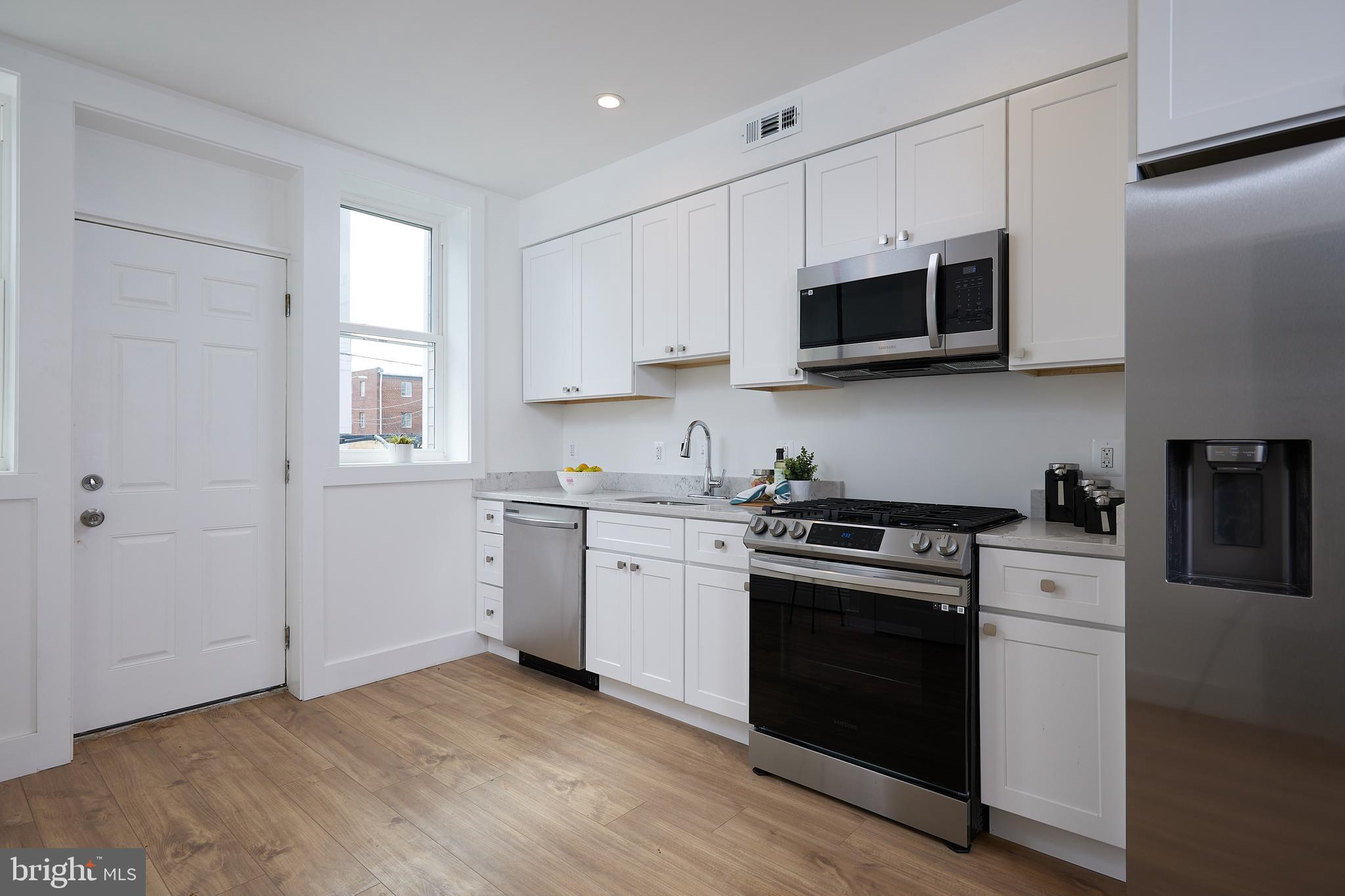 1637 L Street Northeast Washington, DC 20002 - Photo 11 of 36 Gallery Image 11