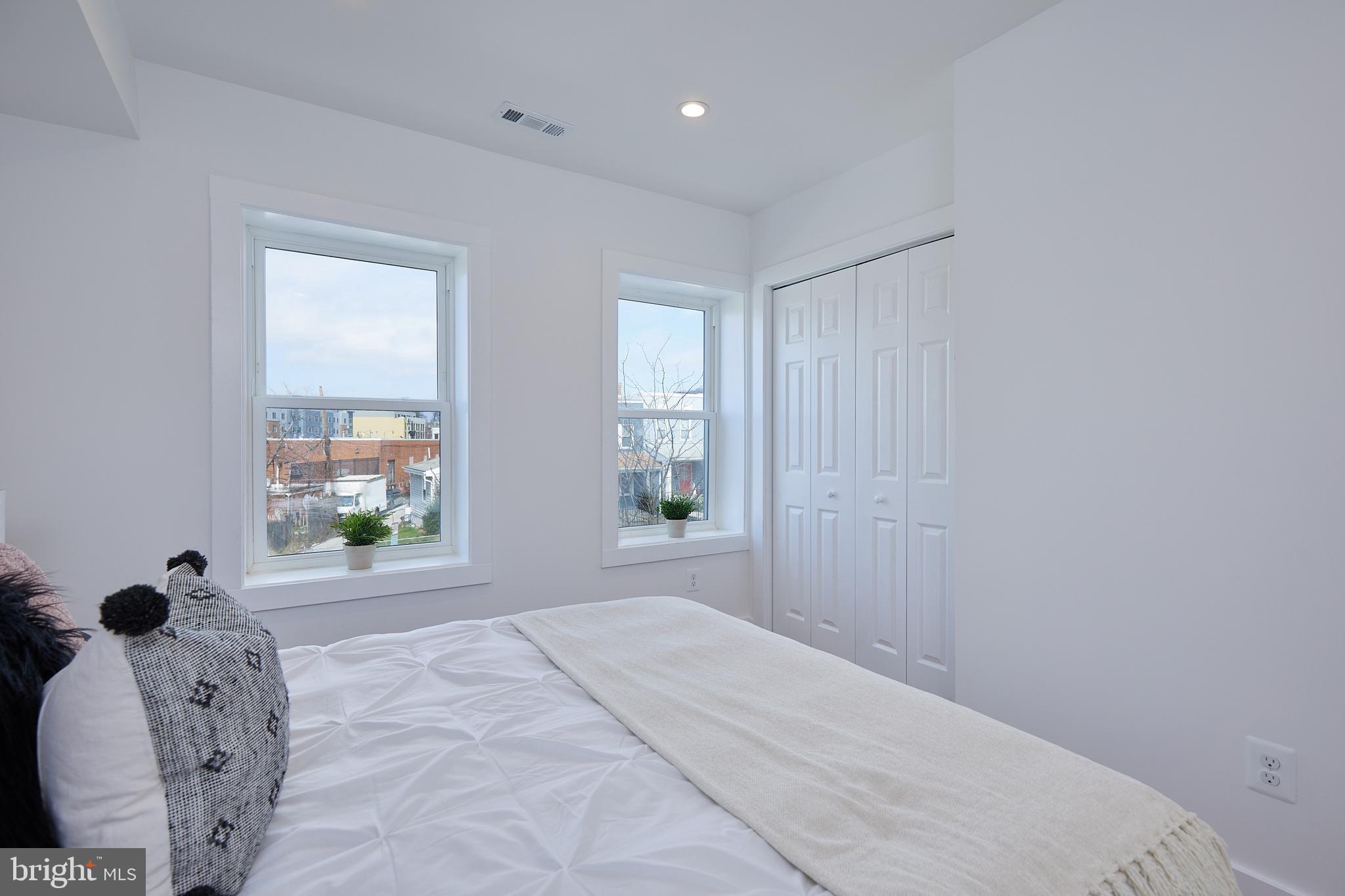 1637 L Street Northeast Washington, DC 20002 - Photo 16 of 36 Gallery Image 16
