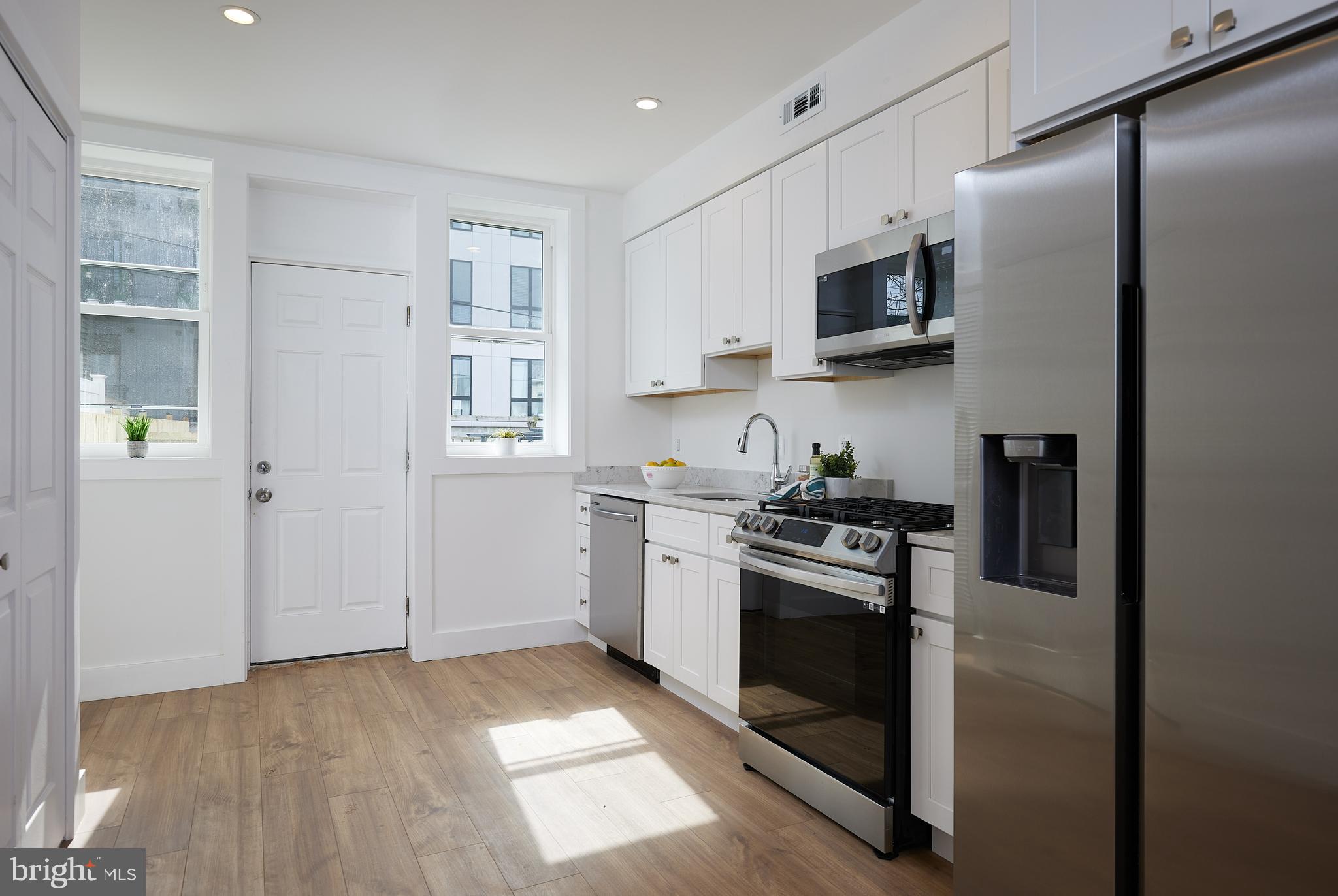 1637 L Street Northeast Washington, DC 20002 - Photo 10 of 36 Gallery Image 10