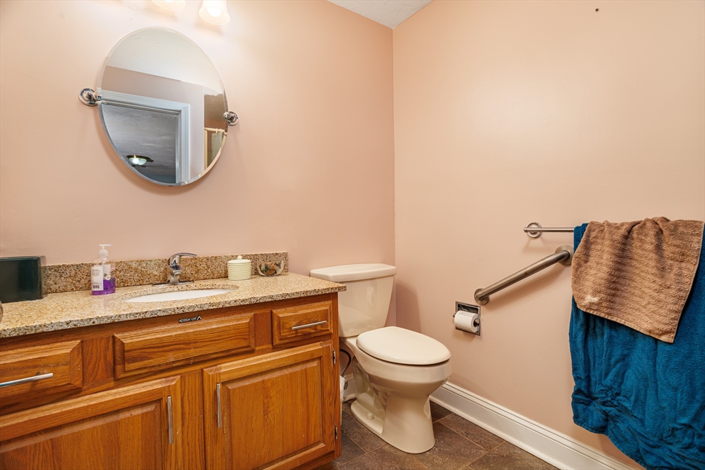 909 Ridgefield Circle, Unit 909C Clinton, MA 01510 - Photo 31 of 40