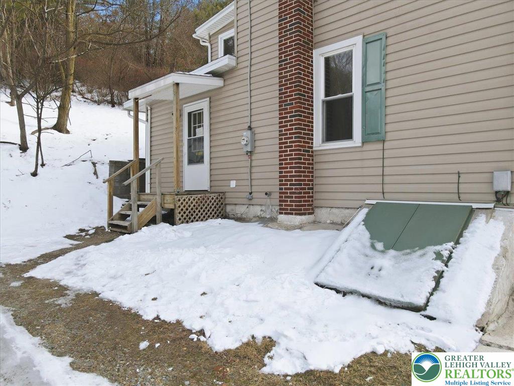 1032 Clamtown Road New Ringgold, PA 17960 - Photo 49 of 68 a backyard of a house