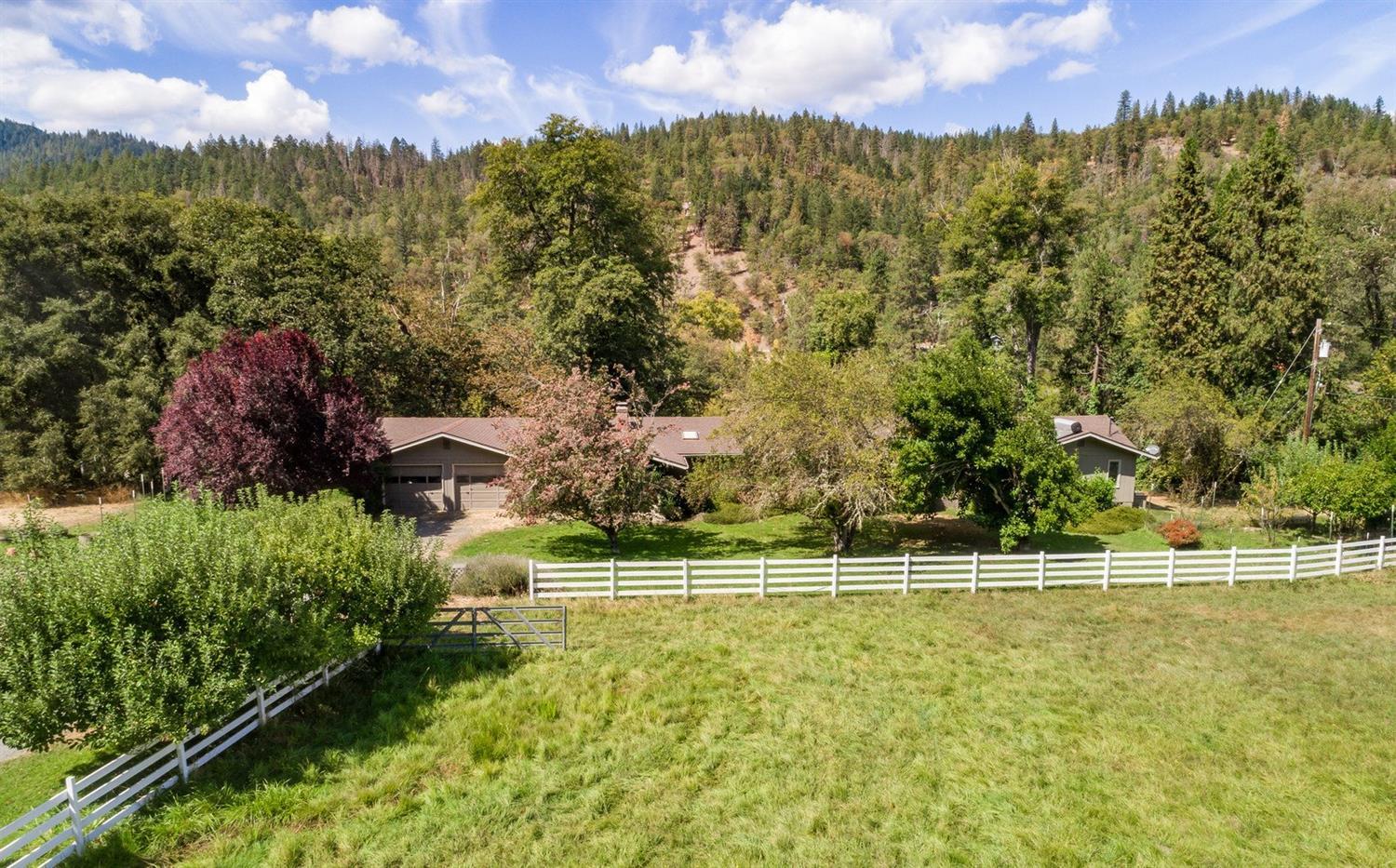 2726 Eastside Road Jacksonville, OR 97530 - Photo 1 of 35 Primary Photo