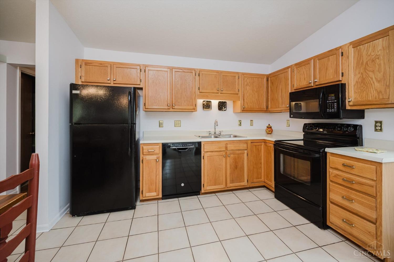 7913 Cheviot Road, Unit 27 Cincinnati, OH 45247 - Photo 9 of 44
