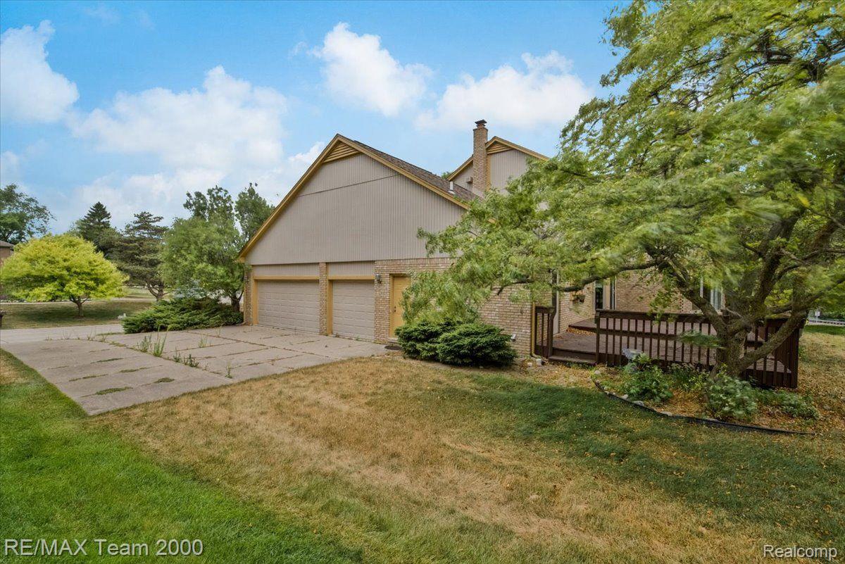 1901 Mapleridge Road Rochester, MI 48309 - Photo 11 of 58