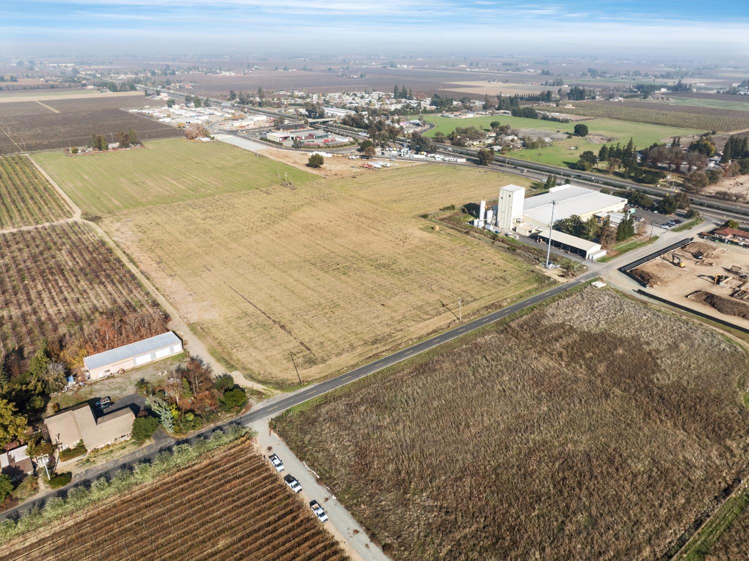 4262 East Woodbridge Road Acampo, CA 95220 - Photo 7 of 12 a view of a city