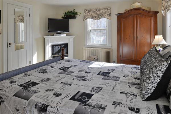 40 Powder House Rd Extension Medford, MA 02155 - Photo 17 of 30