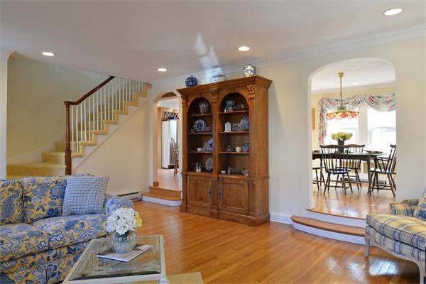 40 Powder House Rd Extension Medford, MA 02155 - Photo 5 of 30