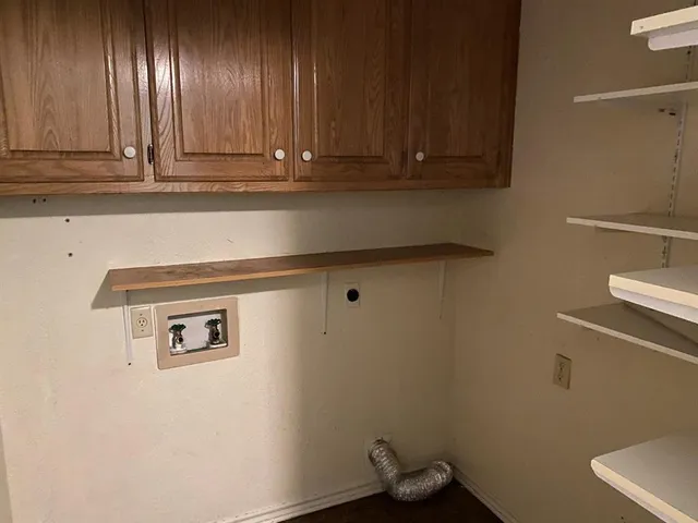 $1,950 | 8208 Willow Glen Court, Fort Worth, TX 76134