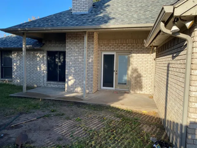 $1,950 | 8208 Willow Glen Court, Fort Worth, TX 76134