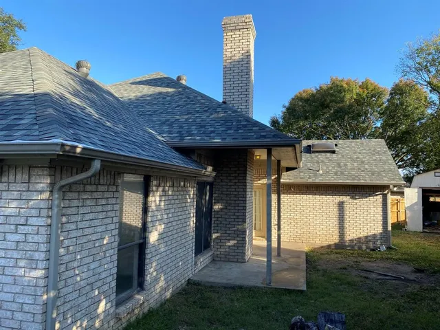 $1,950 | 8208 Willow Glen Court, Fort Worth, TX 76134