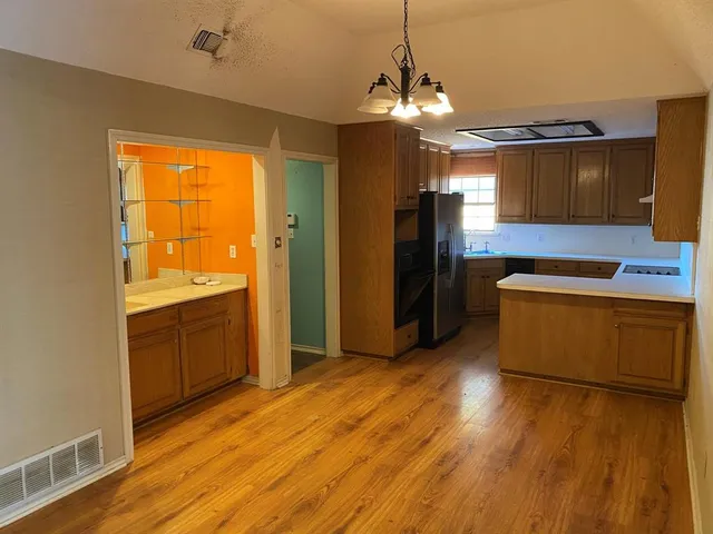 $1,950 | 8208 Willow Glen Court, Fort Worth, TX 76134