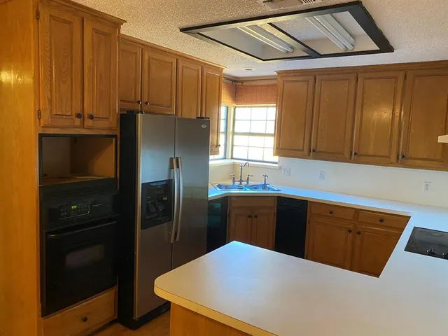 $1,950 | 8208 Willow Glen Court, Fort Worth, TX 76134