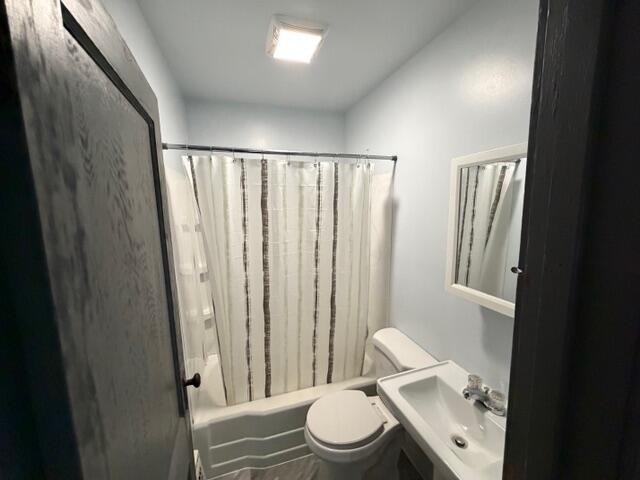 3760 Maple Street Hobart, IN 46342 - Photo 8 of 10 640x480