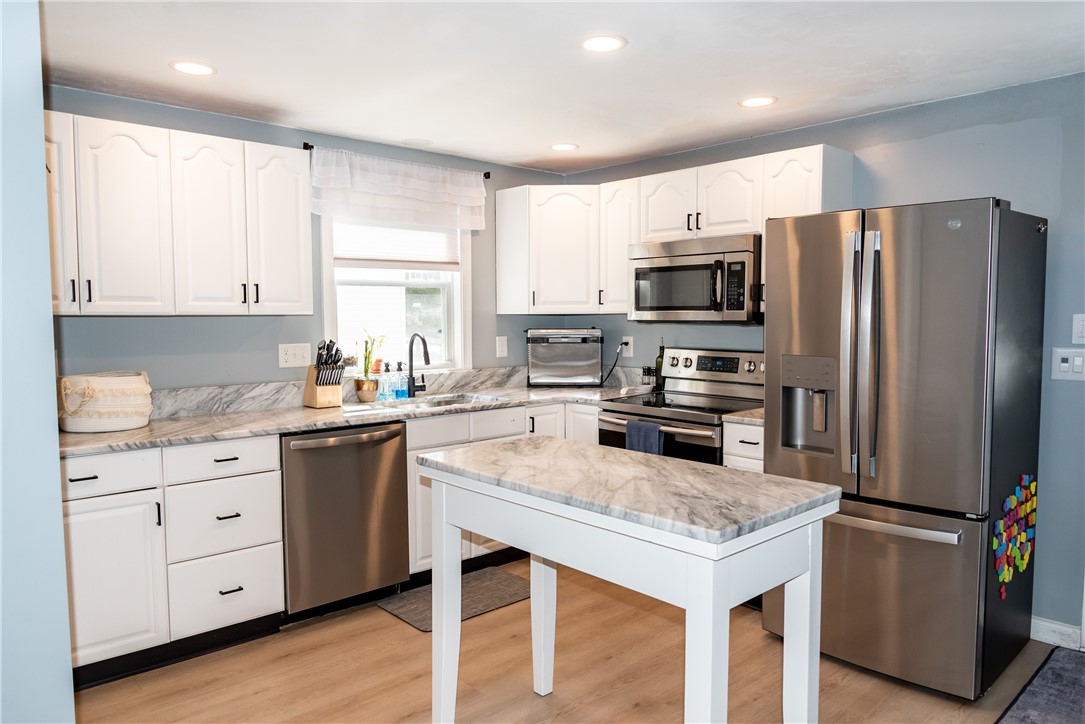 207 Phillips Street Woonsocket, RI 02895 - Photo 6 of 24