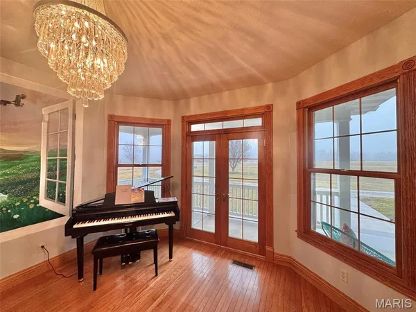 $799,000 | 5500 Hidden Valley Road, Hannibal, MO 63401