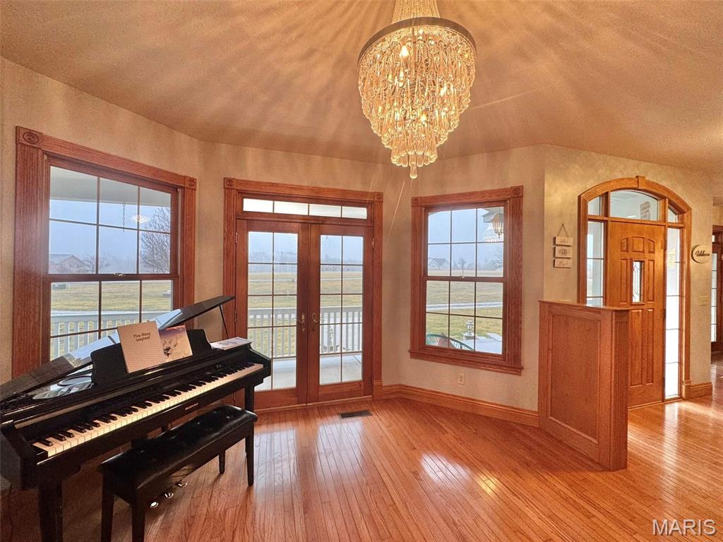 5500 Hidden Valley Road Hannibal, MO 63401 - Photo 13 of 46