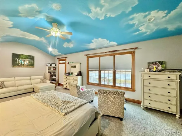 $799,000 | 5500 Hidden Valley Road, Hannibal, MO 63401