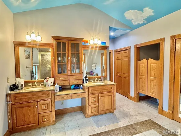 $799,000 | 5500 Hidden Valley Road, Hannibal, MO 63401