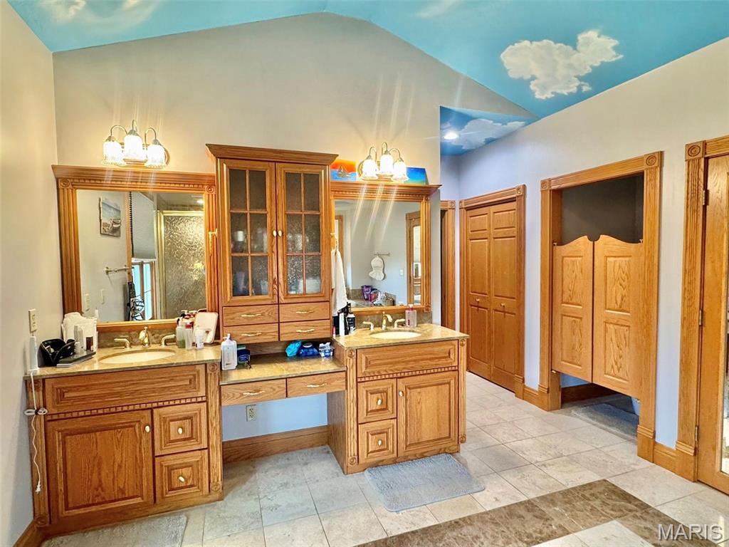 5500 Hidden Valley Road Hannibal, MO 63401 - Photo 17 of 46