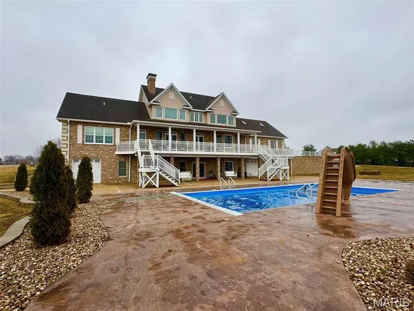 $799,000 | 5500 Hidden Valley Road, Hannibal, MO 63401