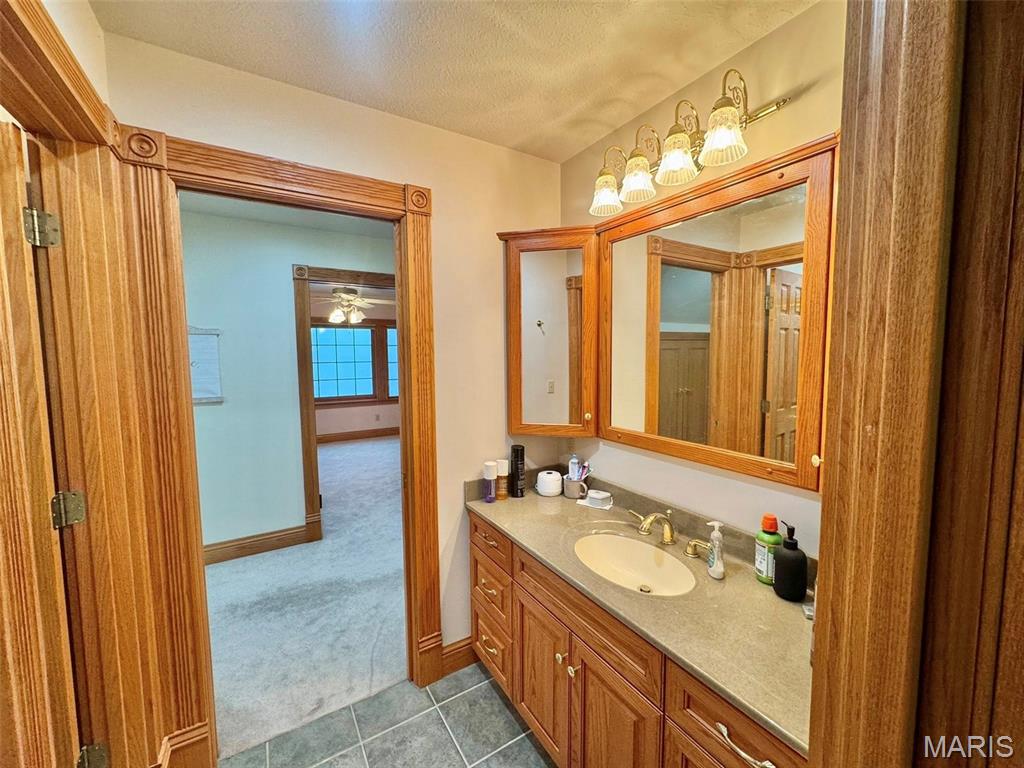 5500 Hidden Valley Road Hannibal, MO 63401 - Photo 24 of 46