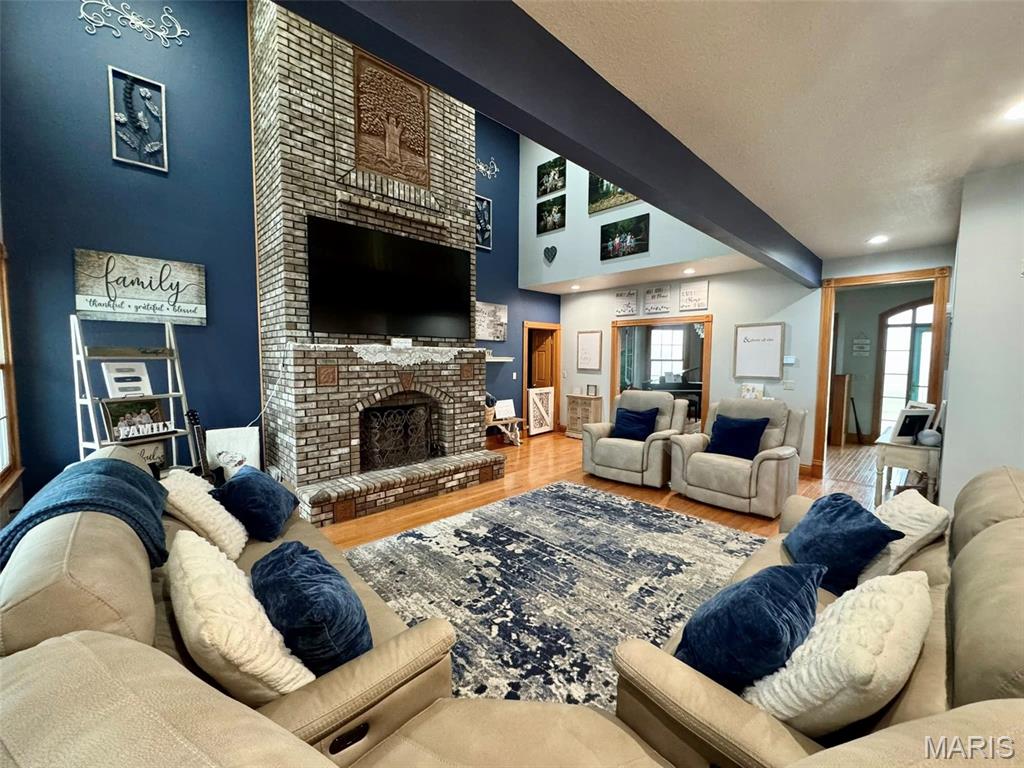 5500 Hidden Valley Road Hannibal, MO 63401 - Photo 4 of 46