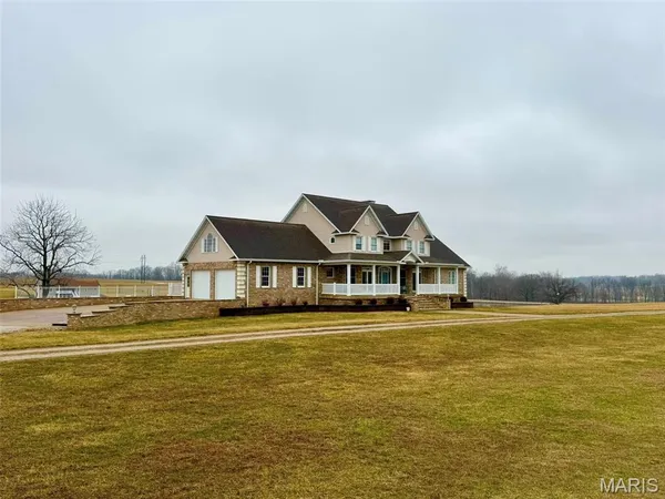 $799,000 | 5500 Hidden Valley Road, Hannibal, MO 63401