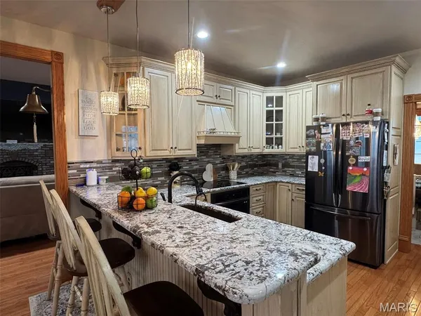 $799,000 | 5500 Hidden Valley Road, Hannibal, MO 63401