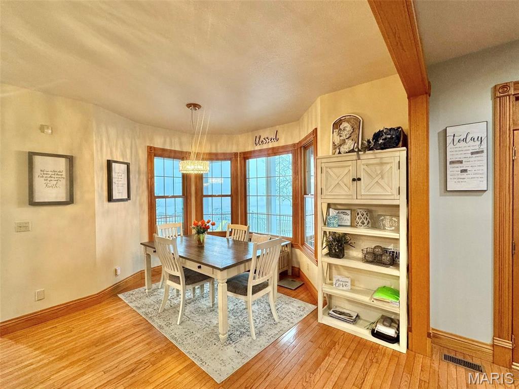 5500 Hidden Valley Road Hannibal, MO 63401 - Photo 10 of 46