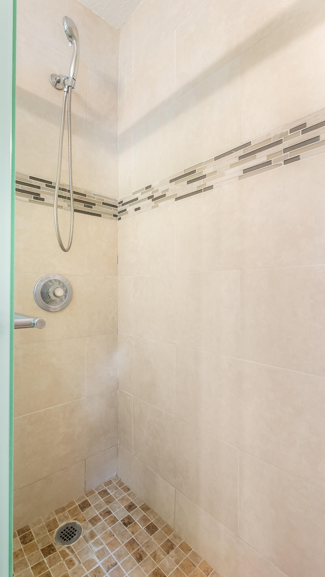 131 Mockingbird Lane Delray Beach, FL 33445 - Photo 18 of 29 a bathroom with a shower