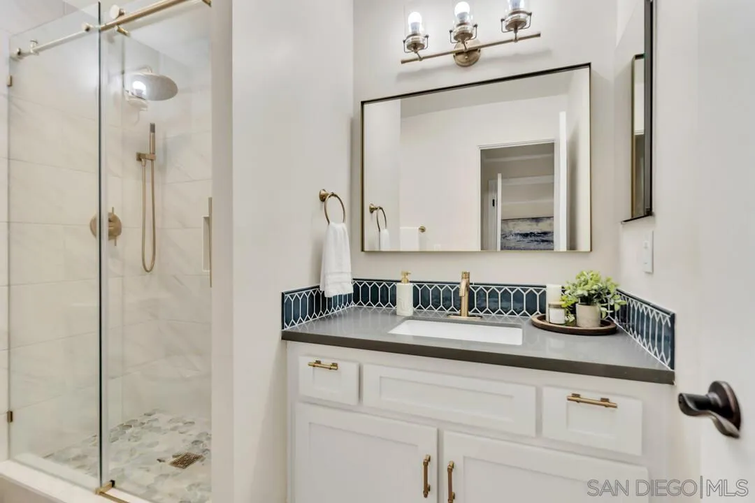 2600 Torrey Pines Road, Unit B17 La Jolla, CA 92037 - Photo 16 of 19