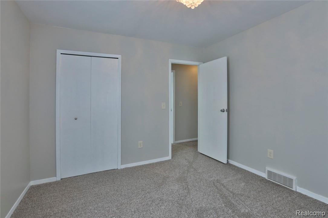 7042 Brophy Road Howell, MI 48855 - Photo 20 of 28 2B8A8184.jpg