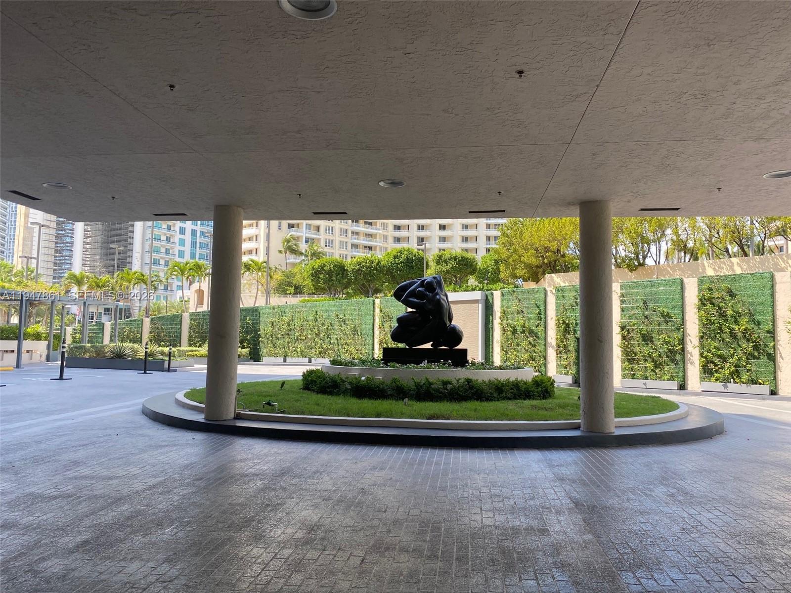 540 Brickell Key Drive, Unit 705 Miami, FL 33131 - Photo 23 of 34
