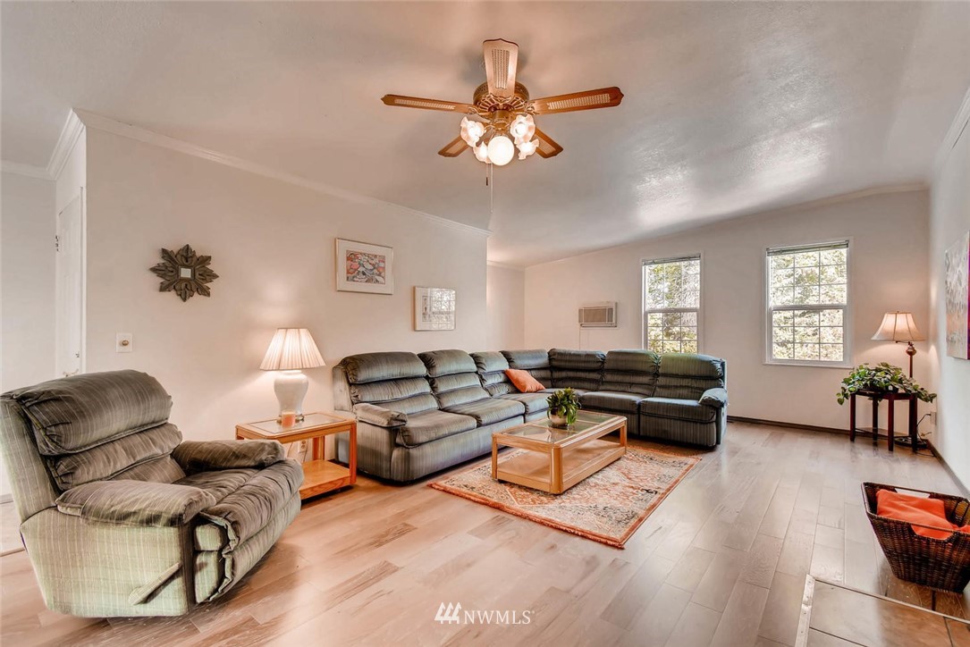 520 Taylor Place Northwest Renton, WA 98057 - Photo 8 of 18