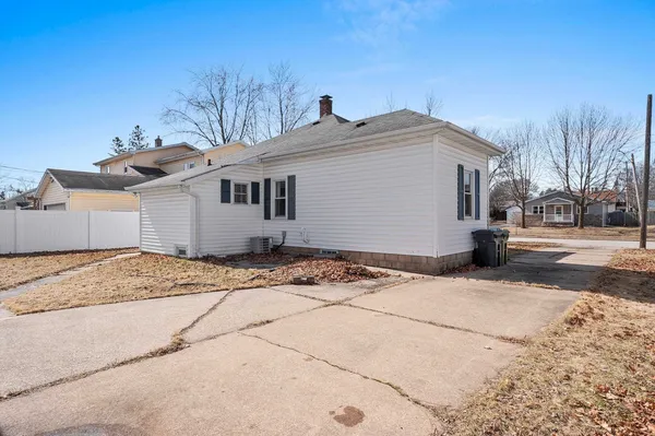 $190,000 | 215 South Elm Street, Kimberly, WI 54136