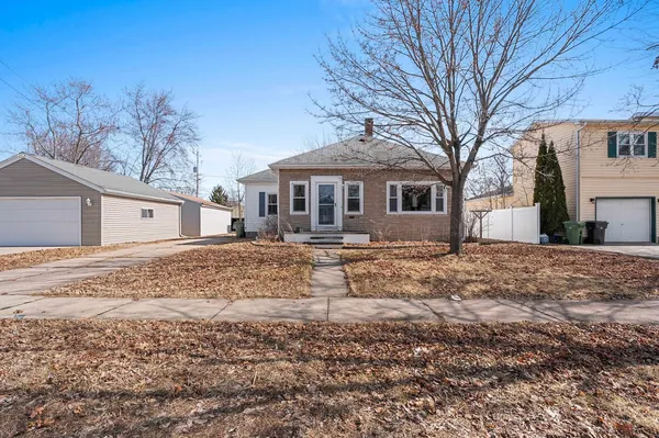 $190,000 | 215 South Elm Street, Kimberly, WI 54136