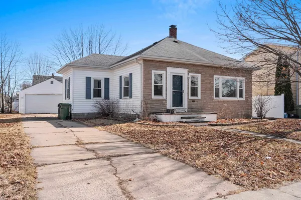 $190,000 | 215 South Elm Street, Kimberly, WI 54136