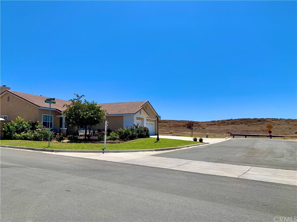 24817 Butterchurn Road Wildomar, CA 92595 - Photo 2 of 39 Open space to the south; corner lot.