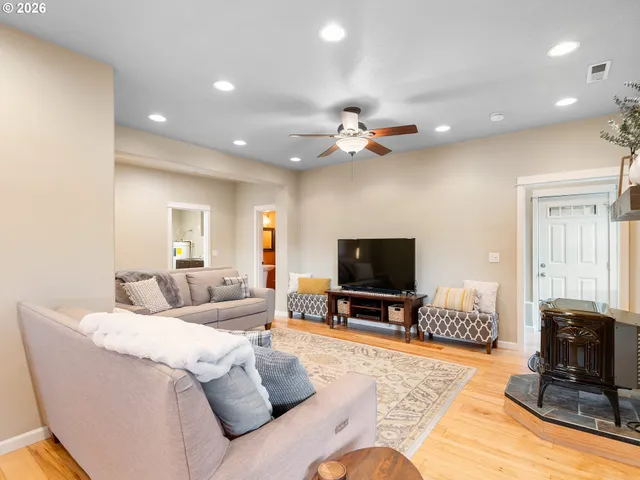 $1,015,000 | 18101 Willamina Creek Road, Willamina, OR 97396