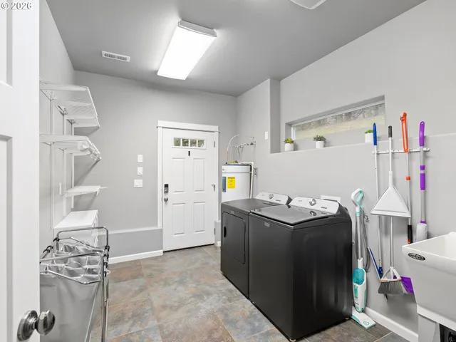 $1,015,000 | 18101 Willamina Creek Road, Willamina, OR 97396