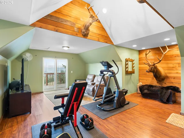 $1,015,000 | 18101 Willamina Creek Road, Willamina, OR 97396