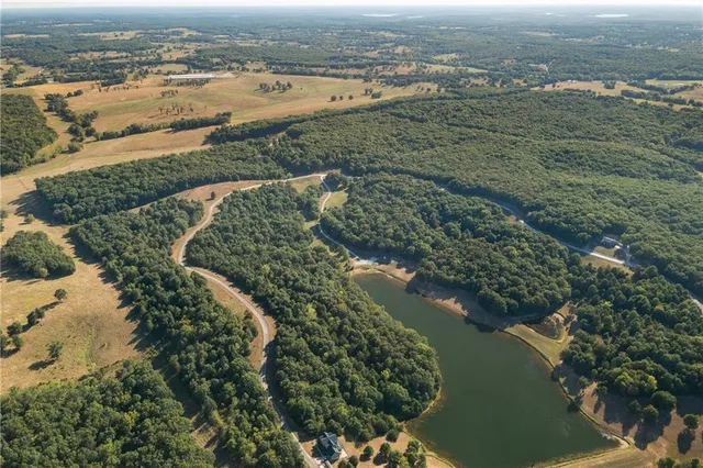 $184,500 | 0 Fraction Point Drive, Warsaw, MO 65355