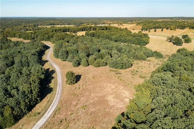 $184,500 | 0 Fraction Point Drive, Warsaw, MO 65355