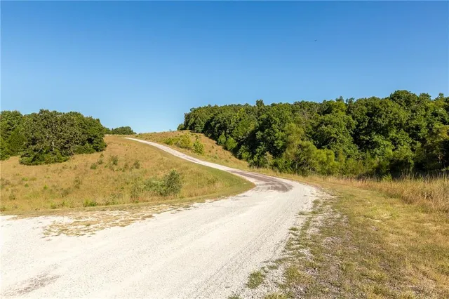 $184,500 | 0 Fraction Point Drive, Warsaw, MO 65355