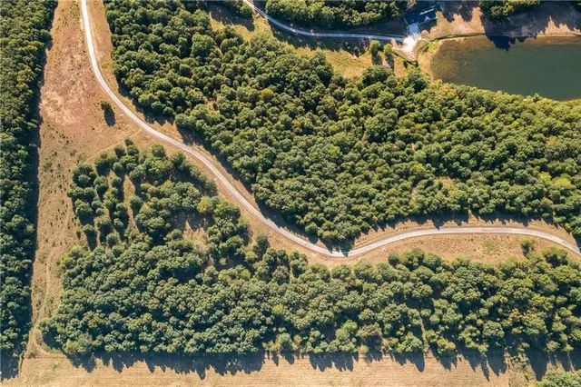 $184,500 | 0 Fraction Point Drive, Warsaw, MO 65355