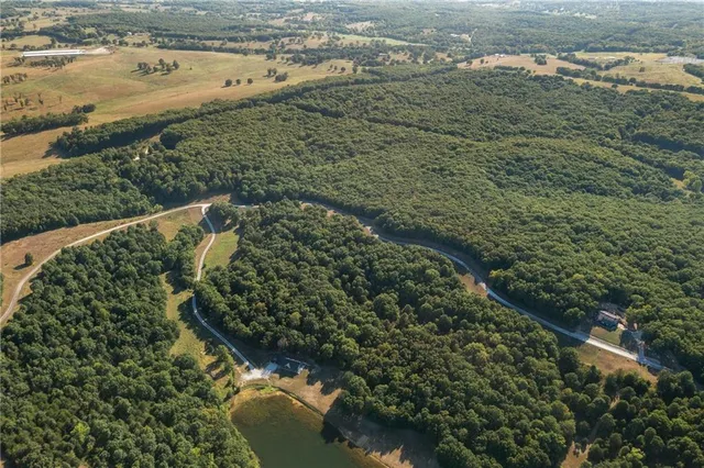 $184,500 | 0 Fraction Point Drive, Warsaw, MO 65355