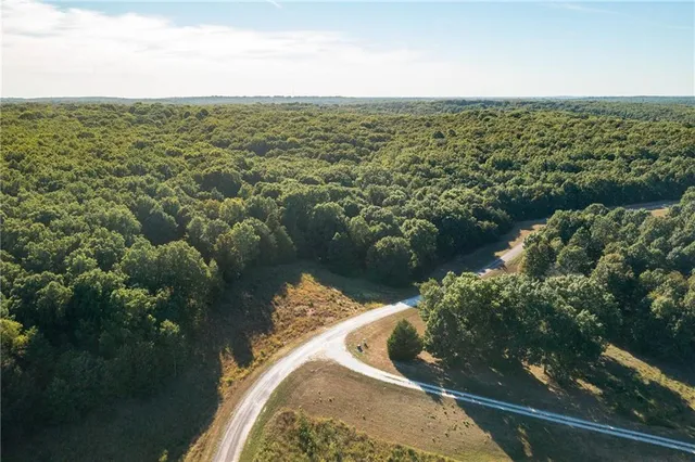 $184,500 | 0 Fraction Point Drive, Warsaw, MO 65355