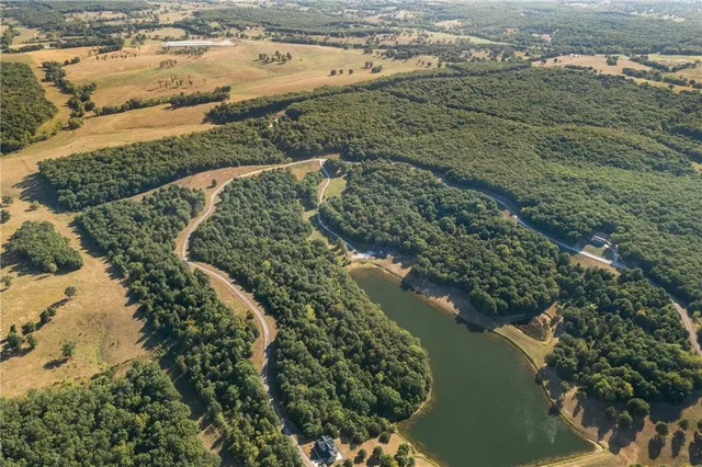 $184,500 | 0 Fraction Point Drive, Warsaw, MO 65355